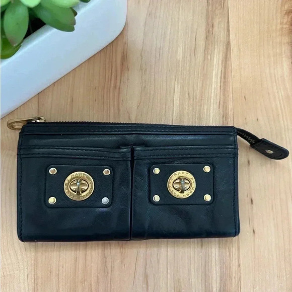 MARC by Marc Jacobs Black Leather Wallet with Gold-Colored Metallic Details - Picture 1 of 9